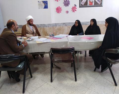 برگزاری جلسه بین مسؤولین انجمن اسلامی شهرستان و انجمن اسلامی آموزشگاه