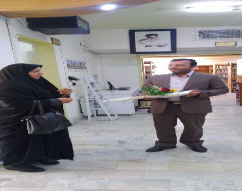 بازدید دانش آموزان از کتابخانه عمومی شهید مدرس(ره)